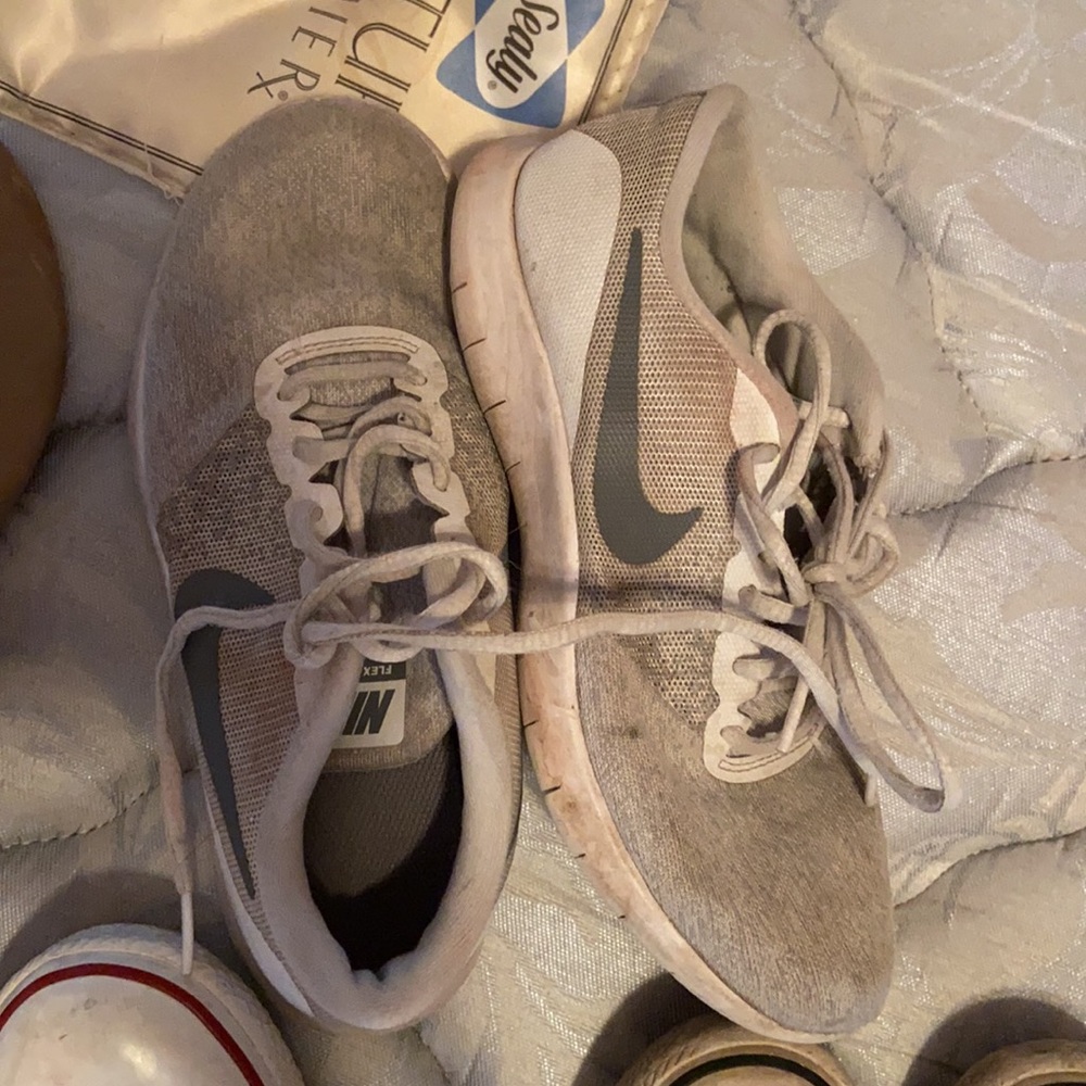 Shoes - Picture 3 of 5